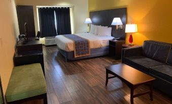 Days Inn & Suites by Wyndham Tampa / Raymond James Stadium