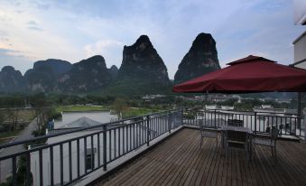 Shuiyue Longwan Hotel (Yangshuo Yulong River Ten-mile Gallery)