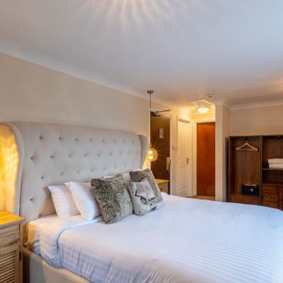 Family Room Lakes Hotel and Spa Promo Code