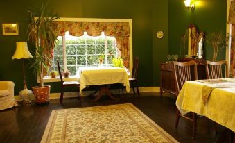Holmesdale House Bed and Breakfast