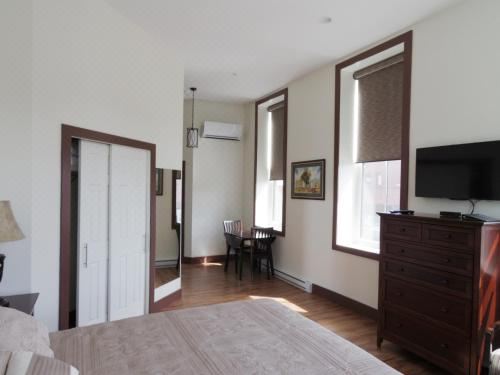 豪华特大床一室房