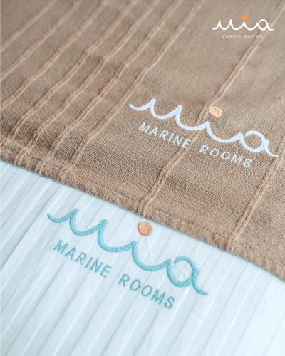 带阳台和海景的豪华双人房