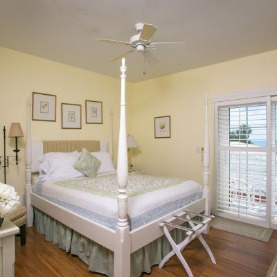 Balcony with Ocean View, 1 Queen Bed, Shower