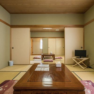 Japanese-Style Superior Room with Mountain View
