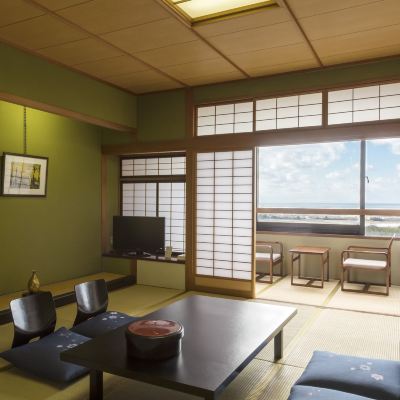 [Japanese-Style Room, Non-Smoking]for Family and Group Use![Japanese Room][Non-Smoking][Ocean View]
