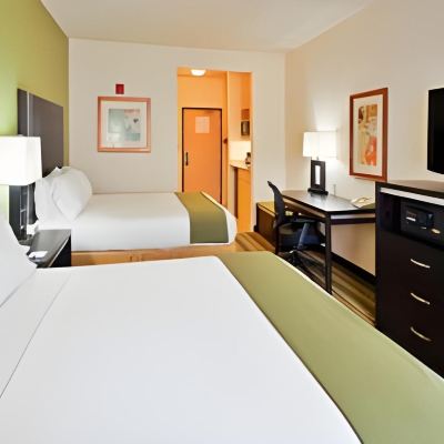 Queen Room with Two Queen Beds - Disability Access Tub/Non-Smoking Holiday Inn Express Berkeley, an IHG Hotel Promo Code