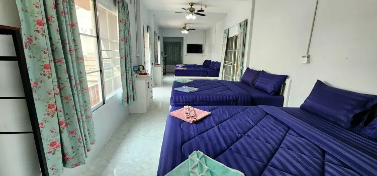 ห้องพักแบบหมู่คณะ