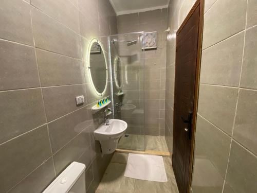 带阳台的三人房，可看金字塔景观