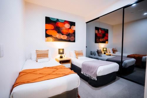 带阳台的两卧室公寓