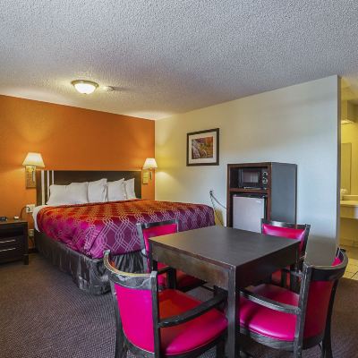 Standard King Room-Non-Smoking Econo Lodge Hurricane - Zion National Park Area Promo Code