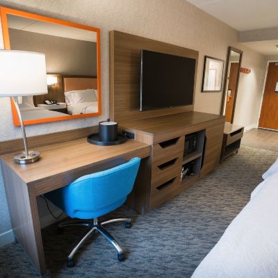 Hearing Accessible 2 Queen Room Hampton Inn Clarks Summit Promo Code