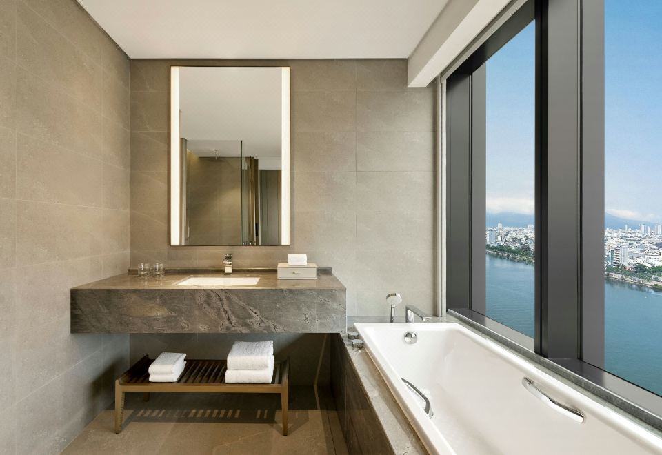 行政特大床河景房