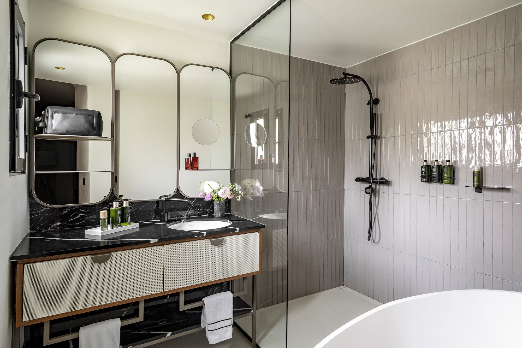 套房 （帶陽臺）