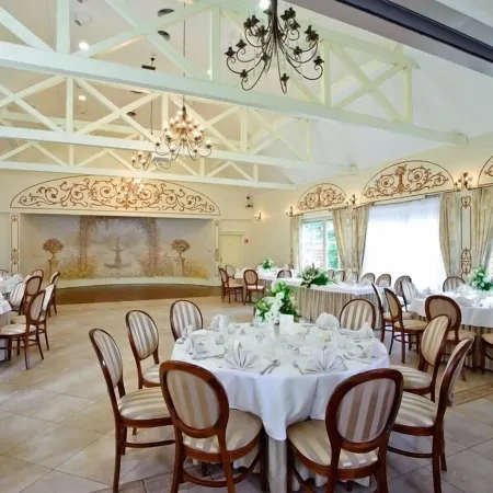 Villa Estera - Hotel & Restauracja