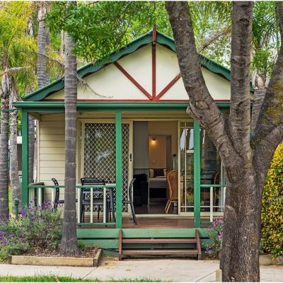 Deluxe Lakeview Cabin - Sleeps 4 Discovery Parks – Lake Hume, Victoria Promo Code