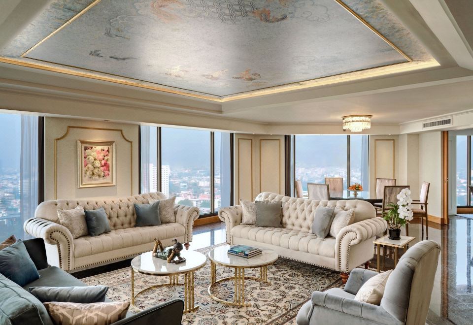 Royal Orchid Sheraton Hotel & TowersFamily King Suite