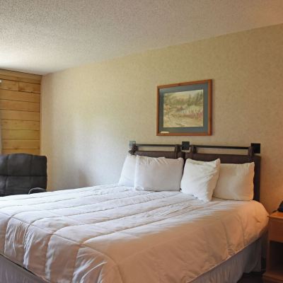 King Room-Accessible Paddle Wheel Inn Promo Code