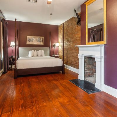 Honeymoon Suite with Jacuzzi Maison Saint Charles by Hotel RL Promo Code