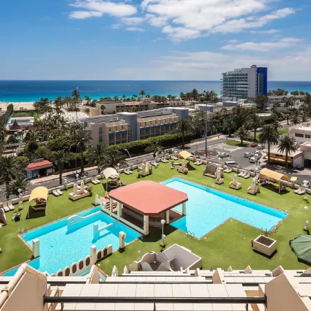 Apartments Palm Garden in Front of the Beach Отели в г. Морро Хабле