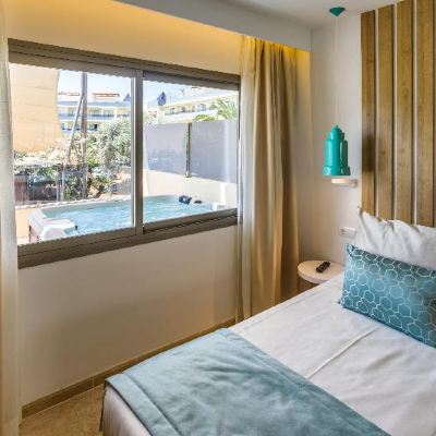 One Bedroom Suite Swim up Zafiro Palmanova Promo Code