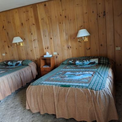 2 Double Beds Room