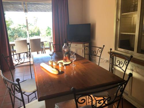 高级别墅（4位成人+2名小童）