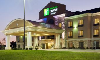 Holiday Inn Express & Suites Center