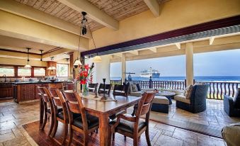 Kona Bay Bliss - 4 Br Home by RedAwning