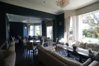 Applewood Hotel