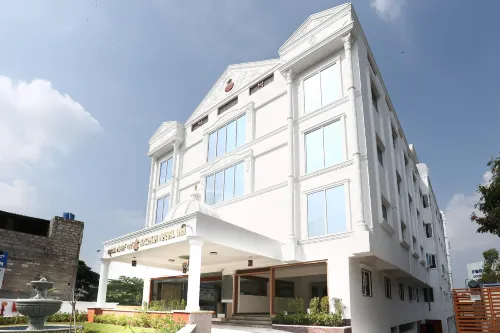 Treebo Premium Akshaya Mahal Inn