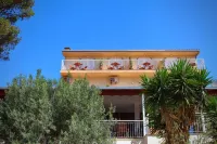 Plava Laguna /Bed and Breakfast Hotels in 
