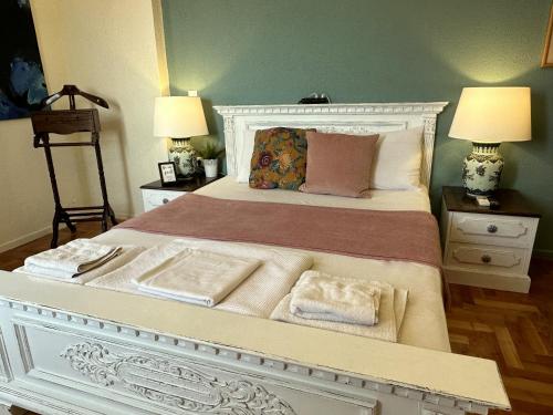 侧面海景豪华双人房