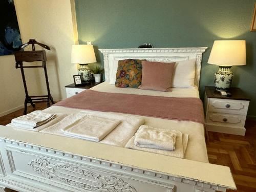 侧面海景豪华双人房