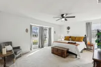 Cozy Pet-Friendly Retreat, Seasonal Pool & Fireplace, Sleeps 10