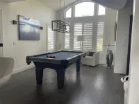 Sunset Views! Indoor Sport Court, Pool table, Golf Course, 12 min to downtown Ξενοδοχεία στην πόλη Bountiful