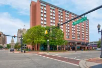 DoubleTree by Hilton Lansing Hoteles en 