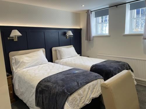 Pulteney House Small Semi-Basement Twin Room