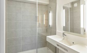 B&B HOTEL Marne-la-Vallée Val d'Europe - Housity