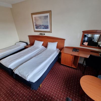 Basic Triple Room Chesterfield Hotel Promo Code