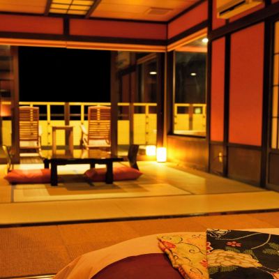 オープンエアバス付きオーシャンビュージャパニーズウエスタンスタイルエグゼクティブルーム ミシュラン料理人による地産会席　新・海花亭いずみ クーポン