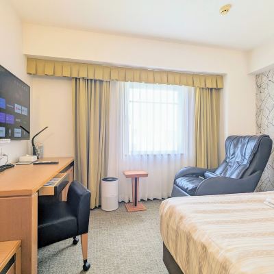 プレミアムルーム(特別なマットレス＆枕、49インチテレビ、マッサージチェア)(喫煙) GRGホテル 那覇東町 クーポン