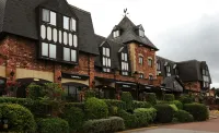 Village Hotel Wirral Hôtels à : 