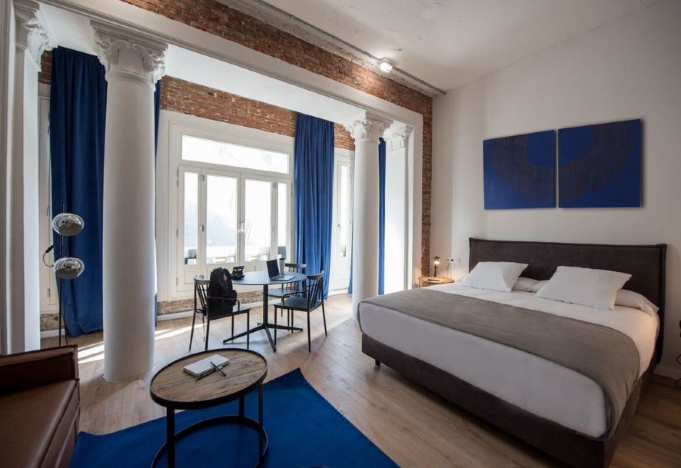 룸00 그란 비아 호스텔