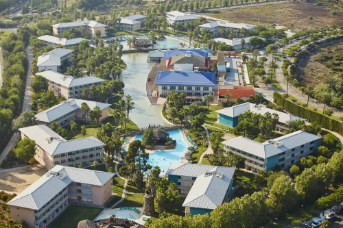 PortAventura Hotel Roulette - Unlimited access to PortAventura Park & 1 access to Ferrari Land