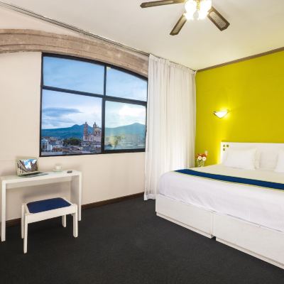 標準房帶雙人床 莫雷利亞快捷景觀酒店 - 阿里瓦酒店集團優惠