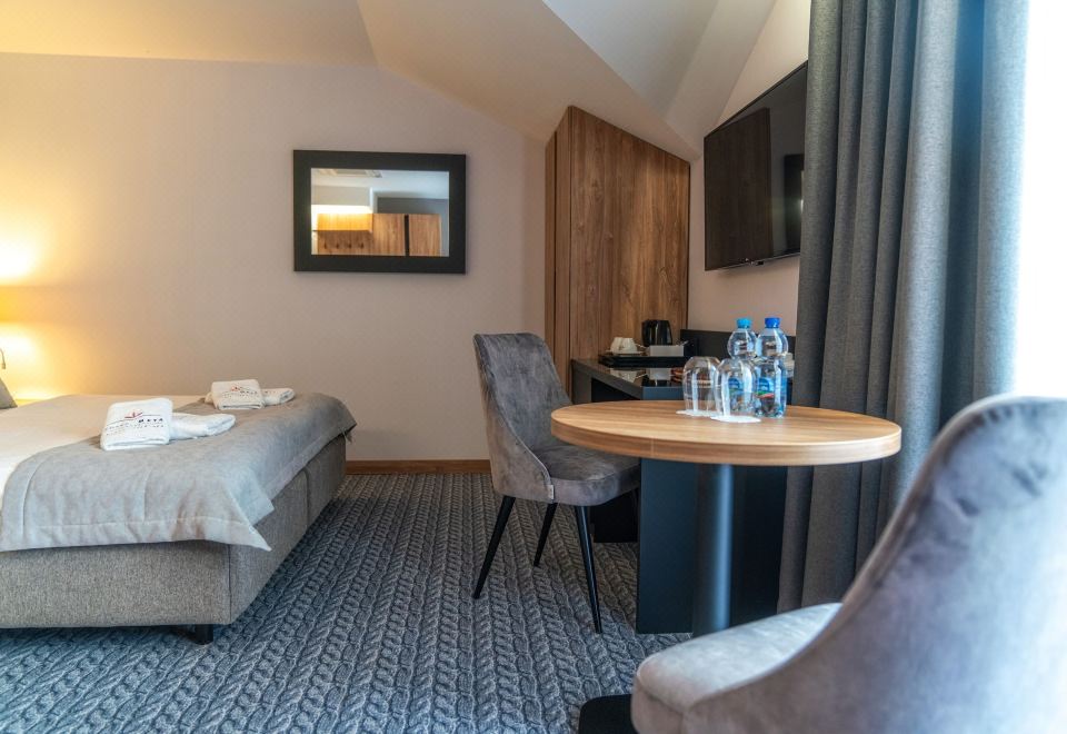 豪华双人房 （B）