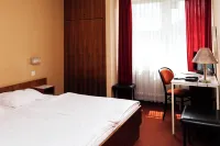Hotel MERAN Garni Hallenbad und Sauna Hotels in 
