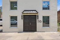 Bohemian Luxury-Downtown Jackson: Chic, industrial lofts in heart of the city!