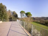 Apartment near Donatello Sculpture