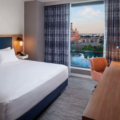 行動無障礙水景特大床房（帶無障礙淋浴） Hampton Inn Boston Seaport District優惠